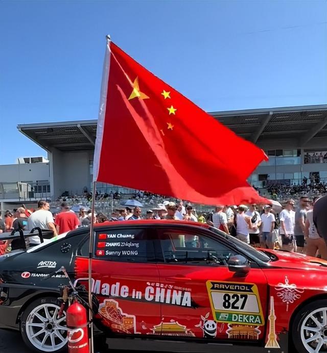 src, 的舞台, 拓宽渠道